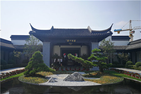 龙都龙城华庭3室2厅2卫98万140m2精装修出售